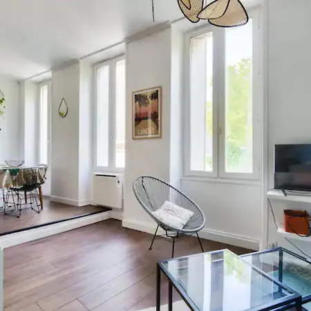 Bright 45m Near The Jardin Public
