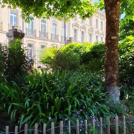 Bright 45m Near The Jardin Public